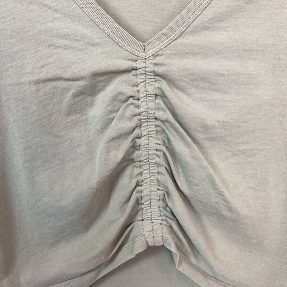 5/$50 🌷🌼🌿 ARITZIA WILFRED FREE Levant T-Shirt Size M - Picture 3 of 4